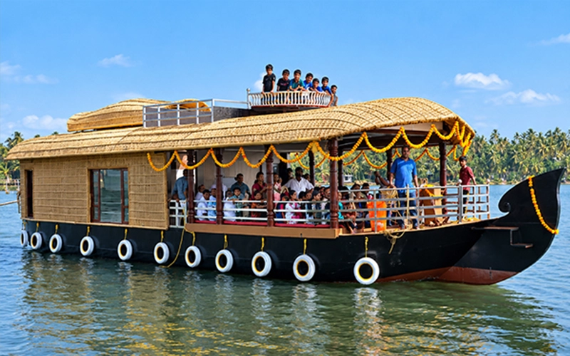 Two bedroom houseboat in Nileshwar for families and friends
